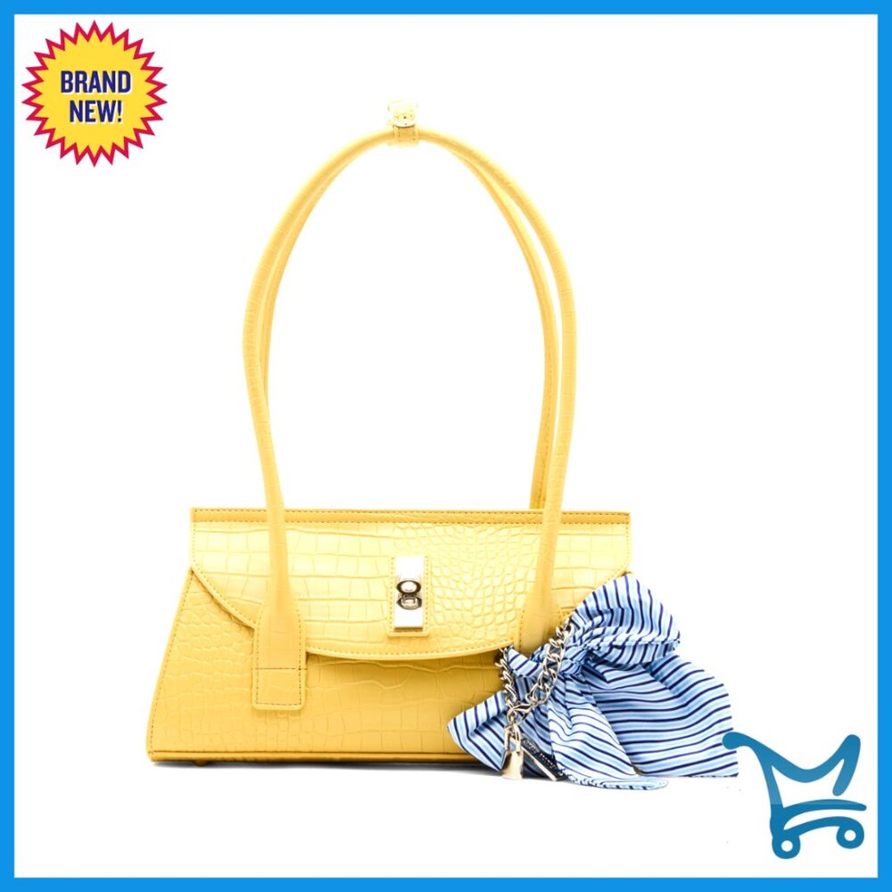 East-West Shoulder Bag With Magnetic Closure And Interior Pockets